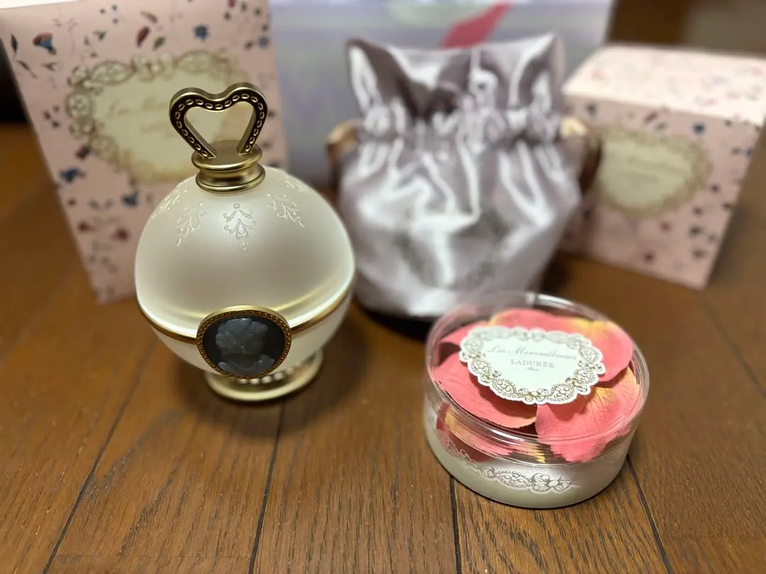 2026年最新】ラデュレ チーク 花びらの人気アイテム - メルカリ