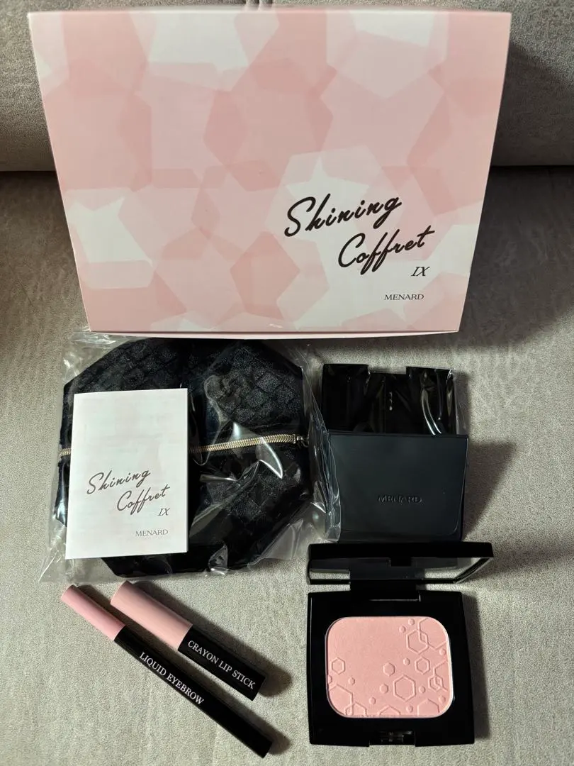 2026年最新】メナード シャイニングコフレの人気アイテム - メルカリ