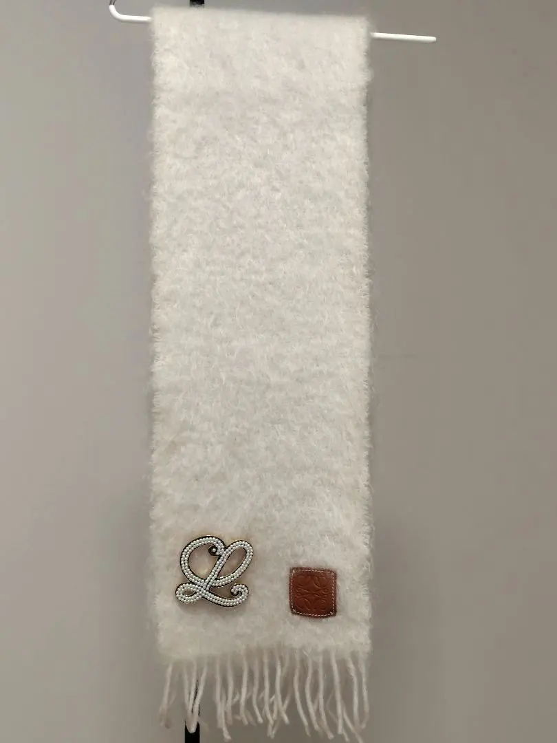 2026年最新】ロエベ マフラー ブローチの人気アイテム - メルカリ