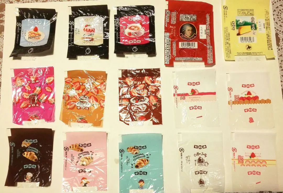 2026年最新】チロルチョコ 包み紙 レアの人気アイテム - メルカリ