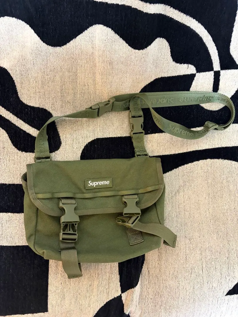 2026年最新】supreme 22ss small messenger bagの人気アイテム - メルカリ