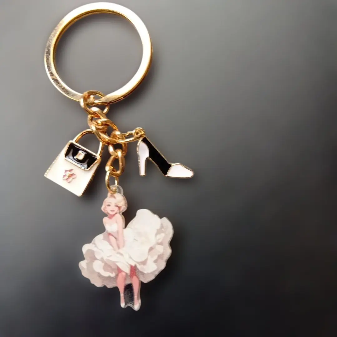 2026年最新】マリリン・モンロー キーホルダーの人気アイテム - メルカリ