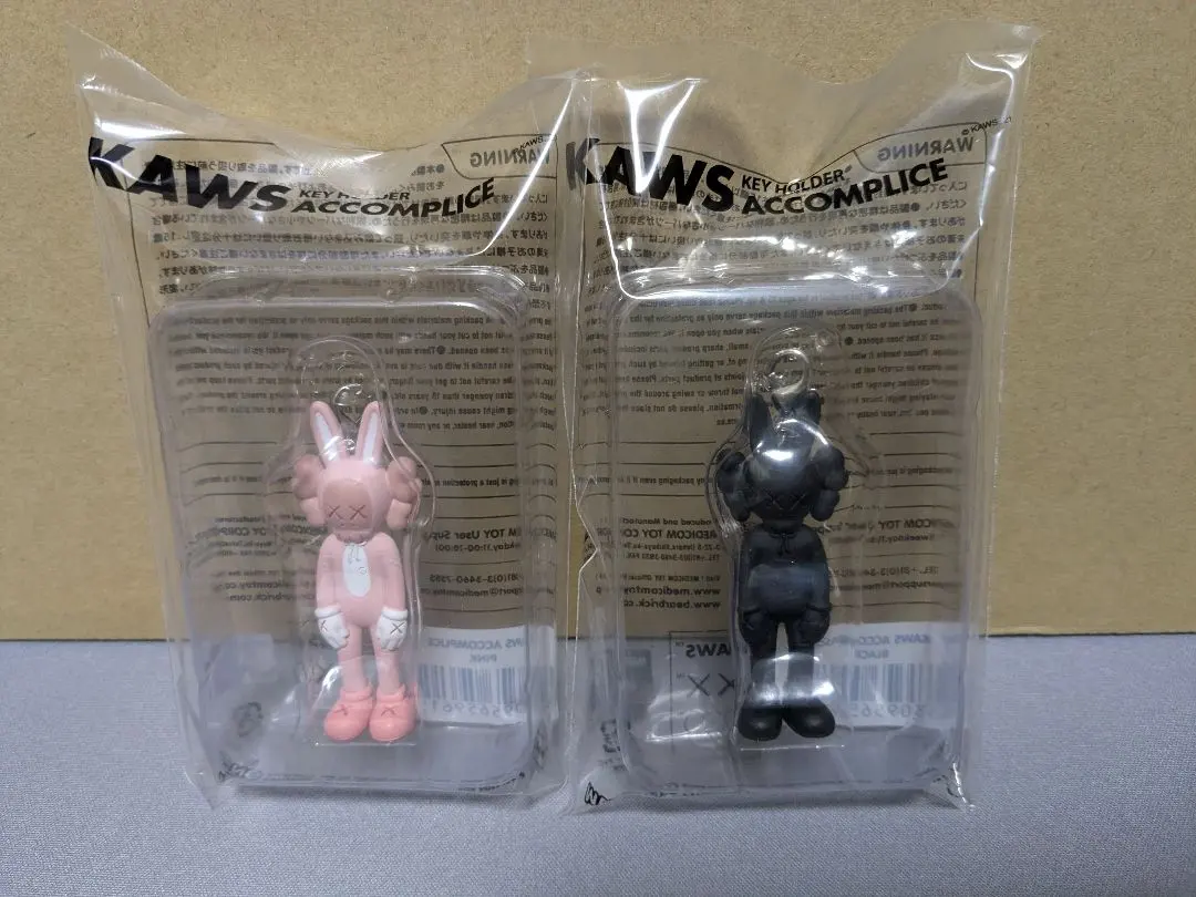 2026年最新】kaws ACCOMPLICEの人気アイテム - メルカリ