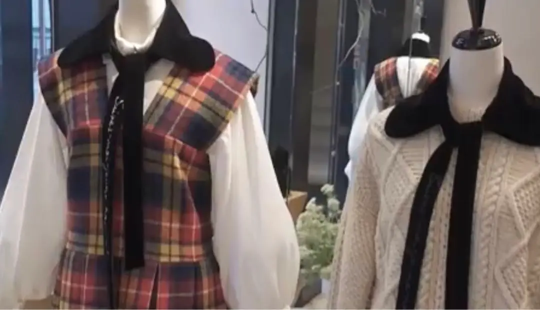 2026年最新】石田ゆり子 ブラウスの人気アイテム - メルカリ