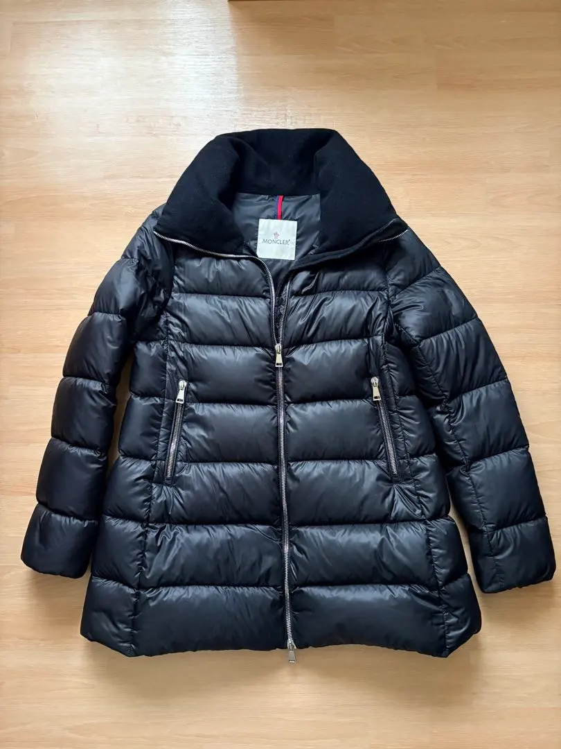 2026年最新】モンクレール トルシンの人気アイテム - メルカリ