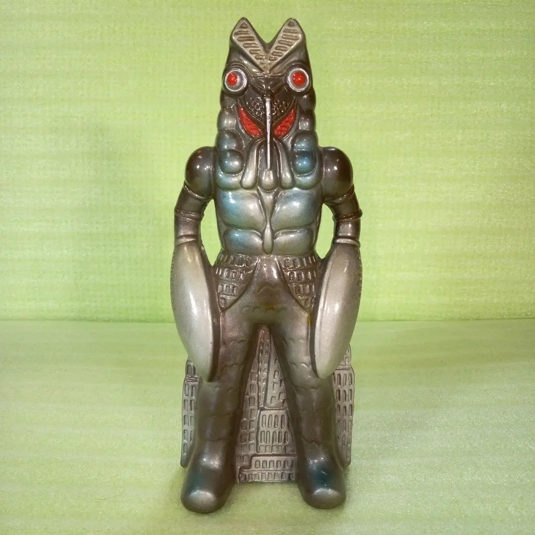 2026年最新】バルタン星人貯金箱の人気アイテム - メルカリ