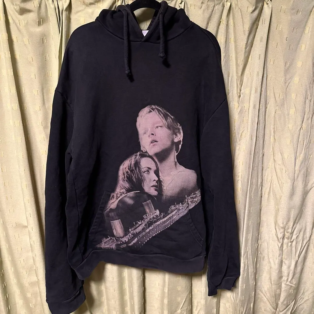 2026年最新】vetements タイタニック パーカーの人気アイテム - メルカリ