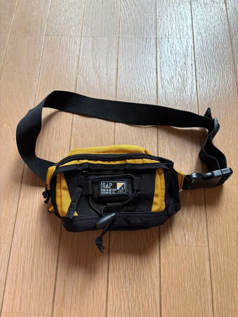 2026年最新】Gap ボディバッグ・ウエストポーチの人気アイテム - メルカリ
