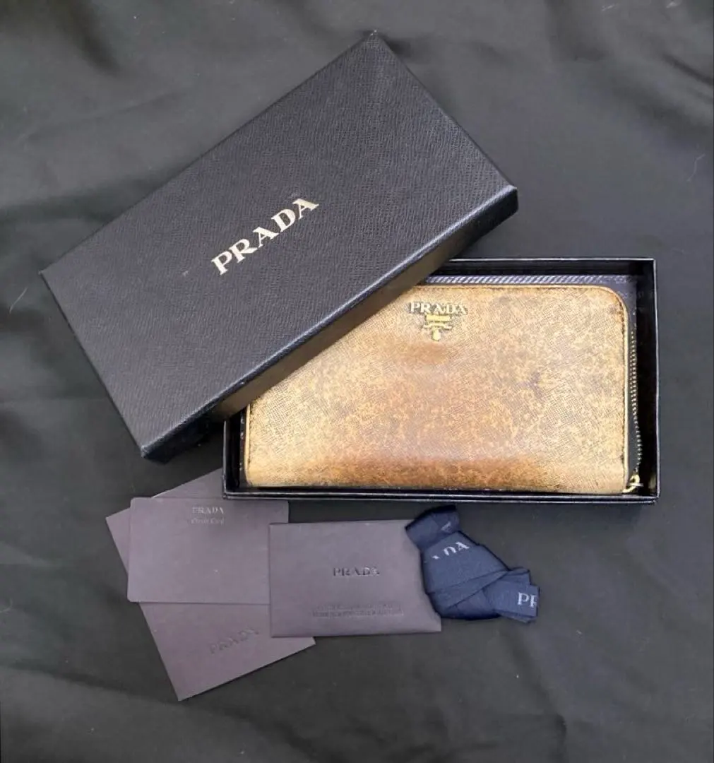 2026年最新】プラダ パイソン財布の人気アイテム - メルカリ