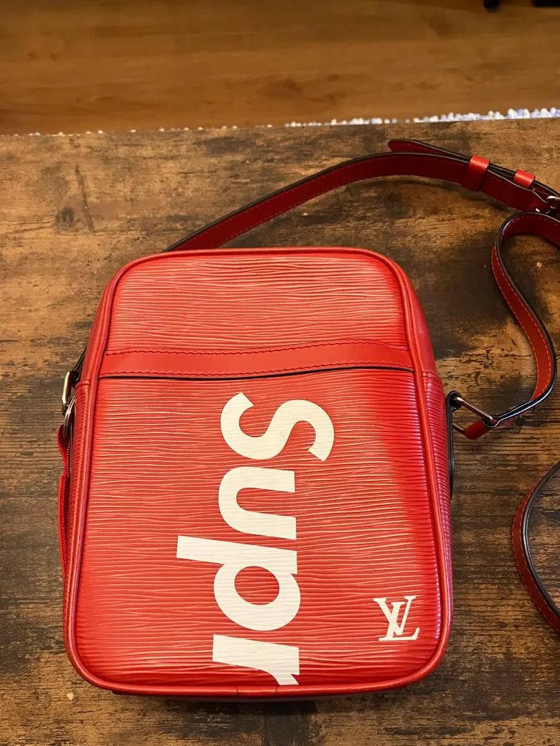 2026年最新】Supreme LOUIS VUITTON キーホルダーの人気アイテム