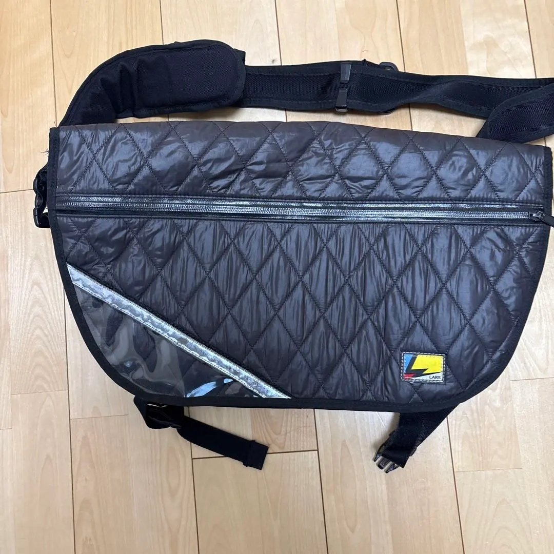 2026年最新】lars メッセンジャーバッグの人気アイテム - メルカリ
