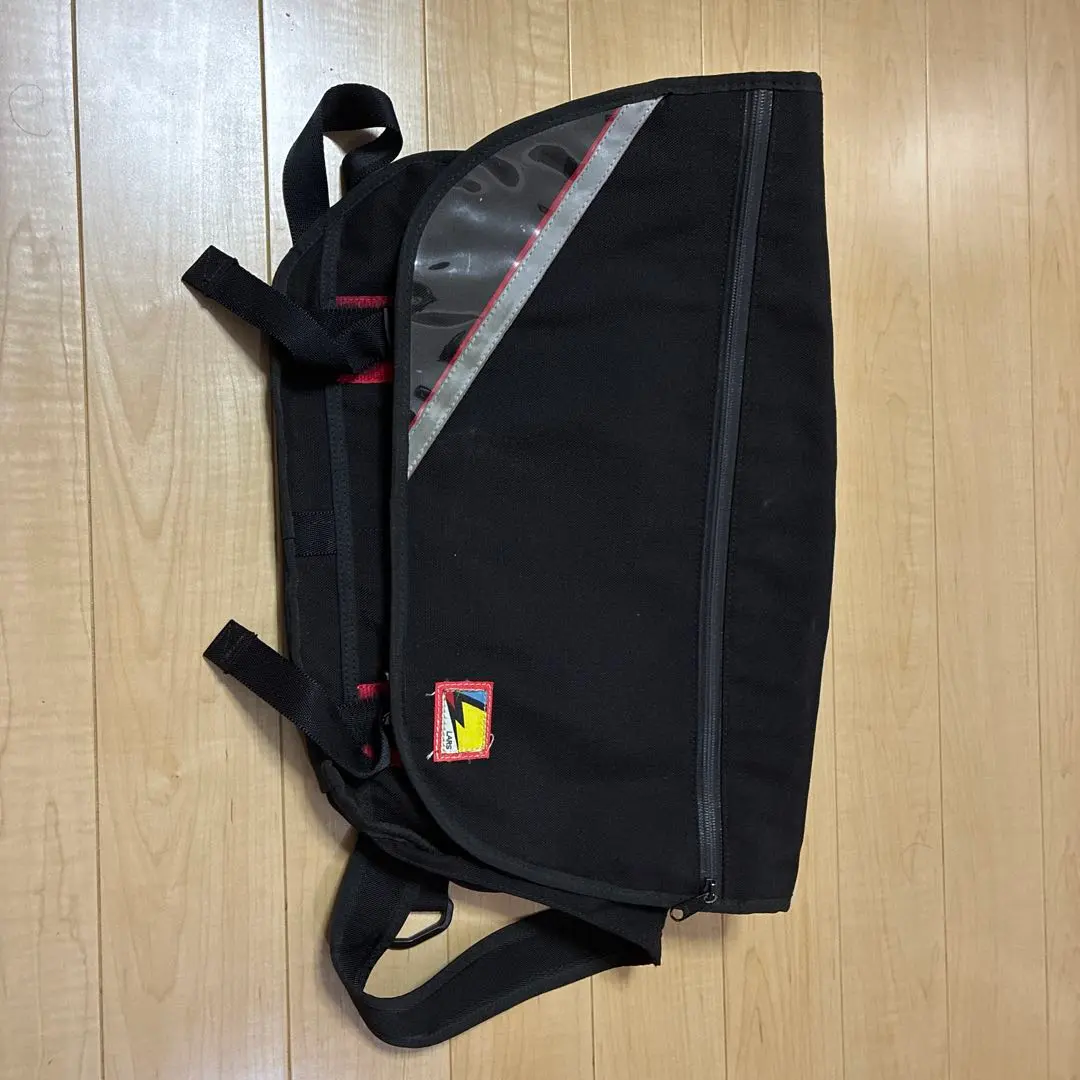 2026年最新】lars メッセンジャーバッグの人気アイテム - メルカリ