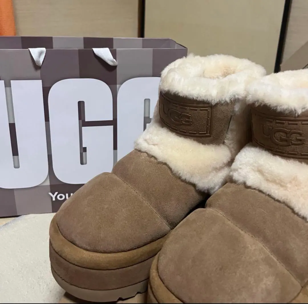 2026年最新】UGG CLASSIC chillapeakの人気アイテム - メルカリ