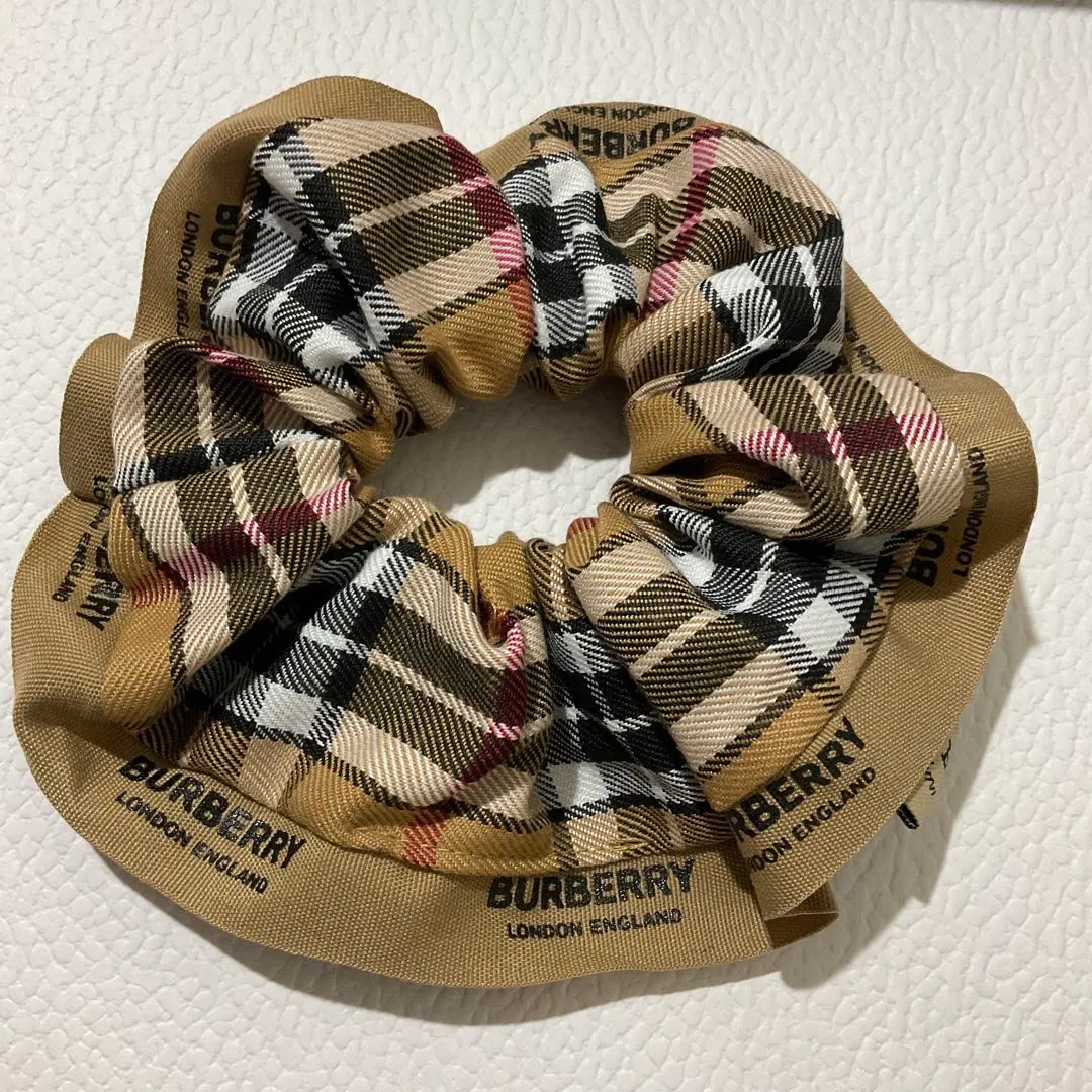 2026年最新】BURBERRY ヘアゴム・シュシュの人気アイテム - メルカリ