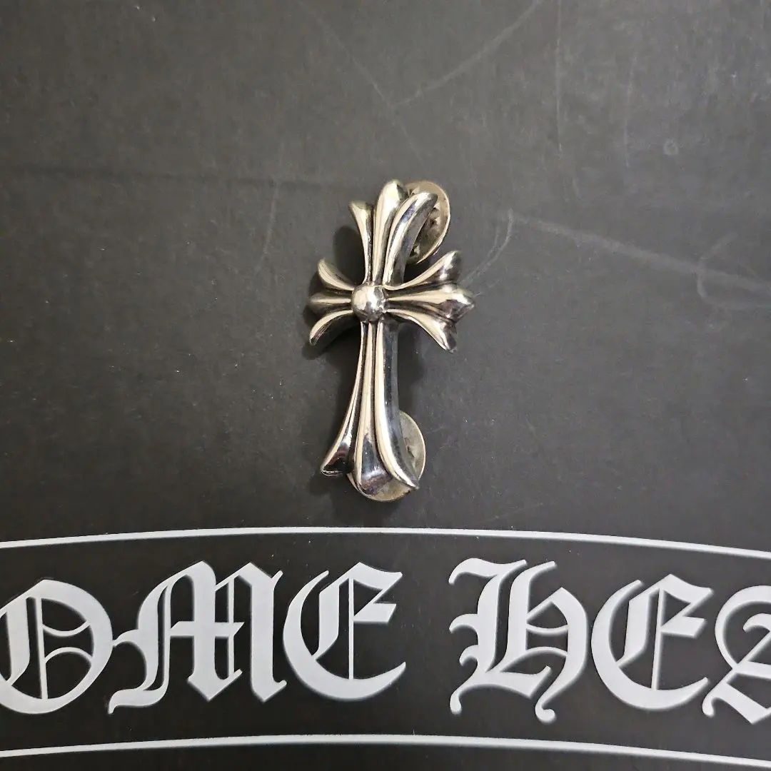 2026年最新】クロムハーツ ピンバッジの人気アイテム - メルカリ