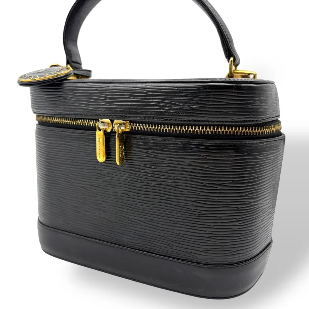 2026年最新】ヴァレンチノ バニティの人気アイテム - メルカリ