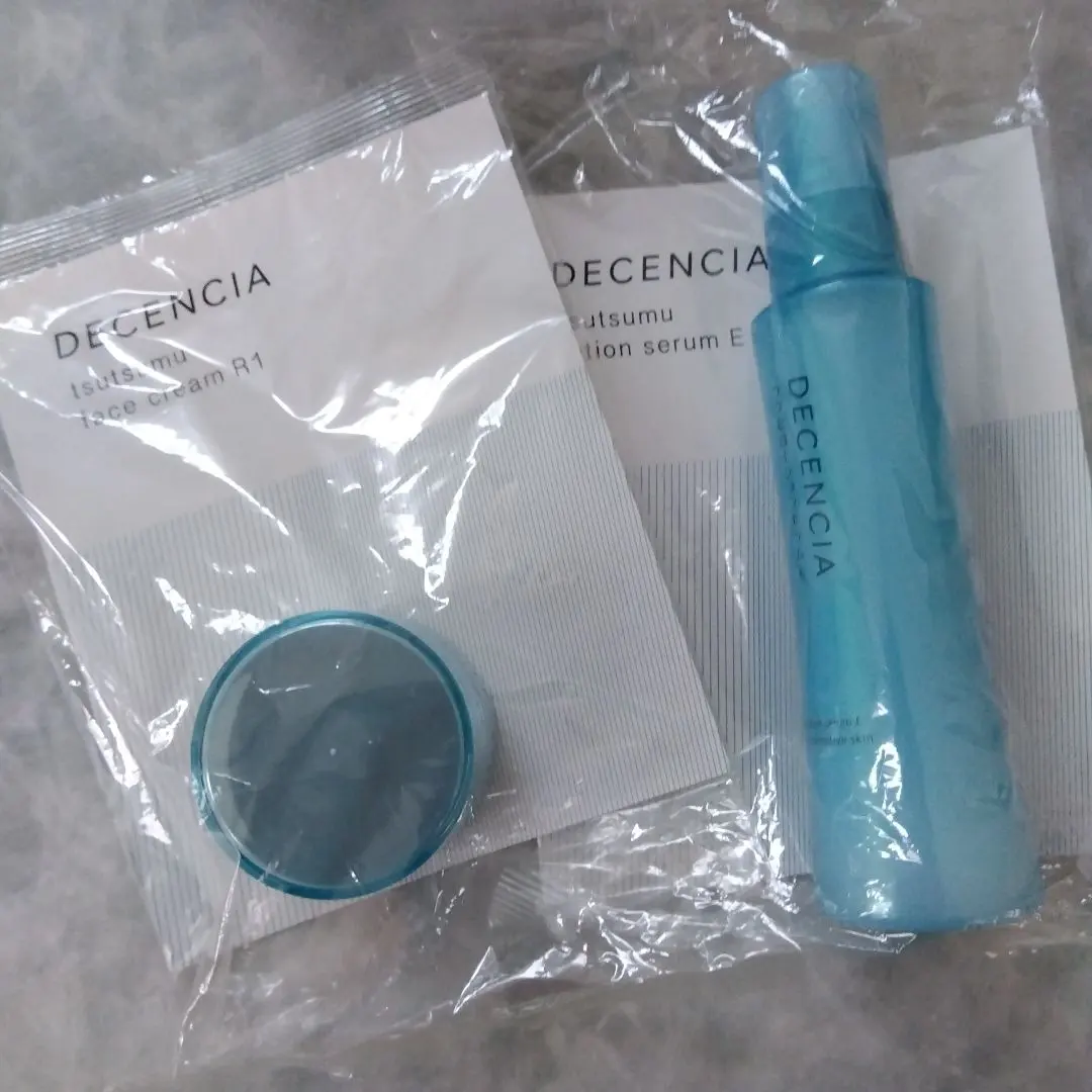 2026年最新】DECENCIAつつむローションセラムEの人気アイテム - メルカリ