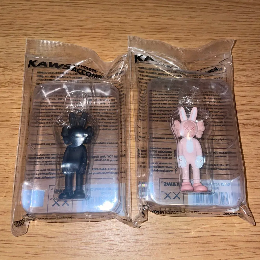 2026年最新】kaws ACCOMPLICEの人気アイテム - メルカリ