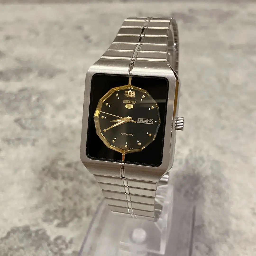 m56193869435_1.jpg?1766999788