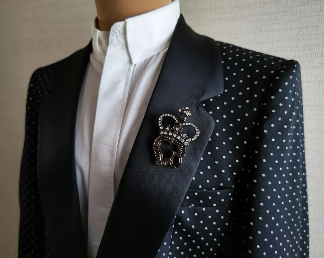 2026年最新】ナンバーナイン ブローチの人気アイテム - メルカリ