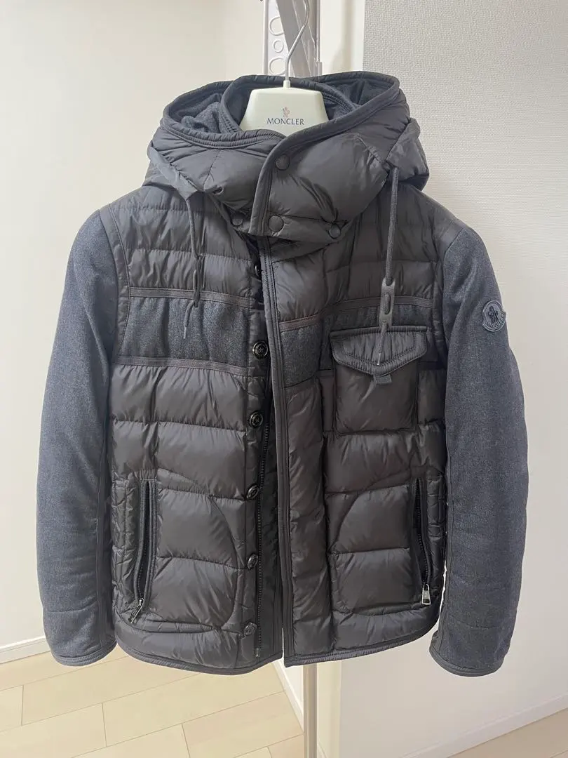 2026年最新】moncler レオン ダウンの人気アイテム - メルカリ