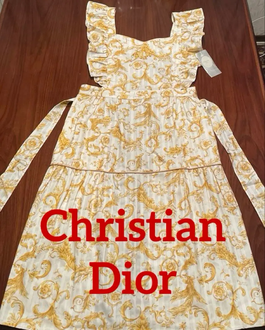 2026年最新】エプロン diorの人気アイテム - メルカリ