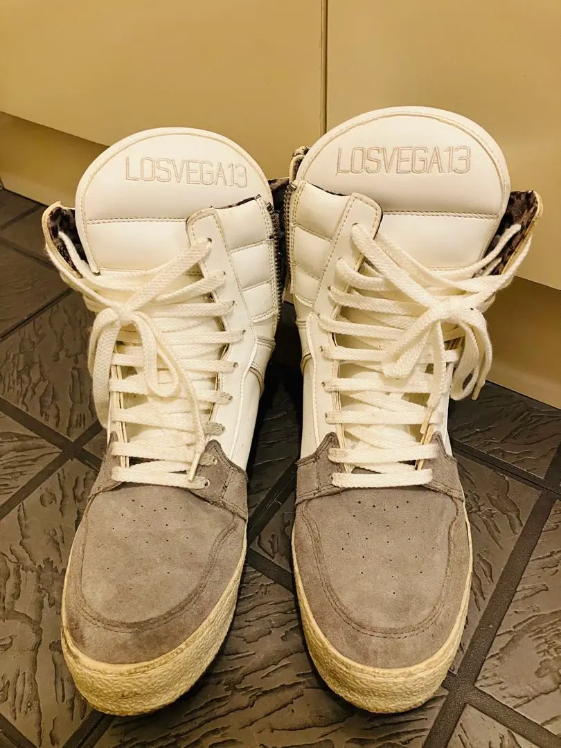 2026年最新】losvega スニーカーの人気アイテム - メルカリ