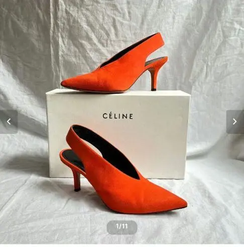 2026年最新】celine v パンプスの人気アイテム - メルカリ