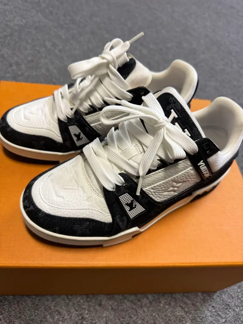 2026年最新】LOUIS VUITTON カラー：ホワイト系 スニーカーの人気