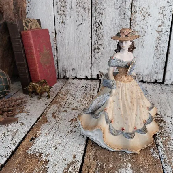 2026年最新】コールポート フィギュリンの人気アイテム - メルカリ