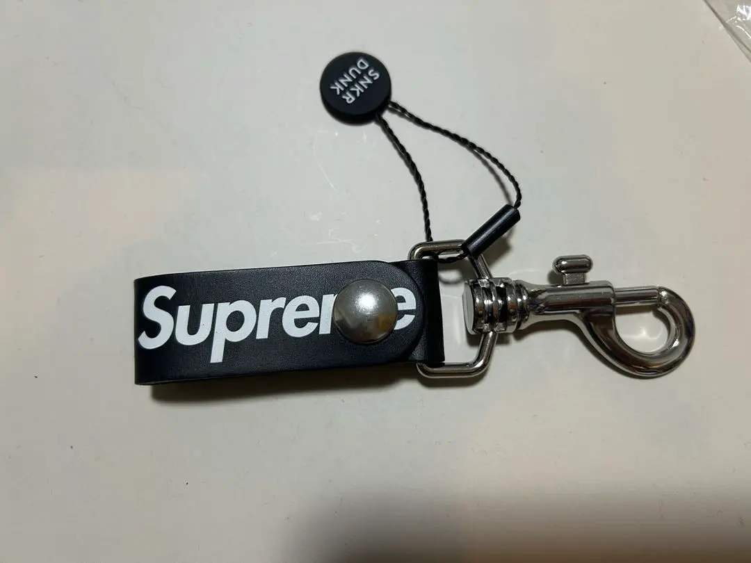 2026年最新】supreme s logo keychainの人気アイテム - メルカリ