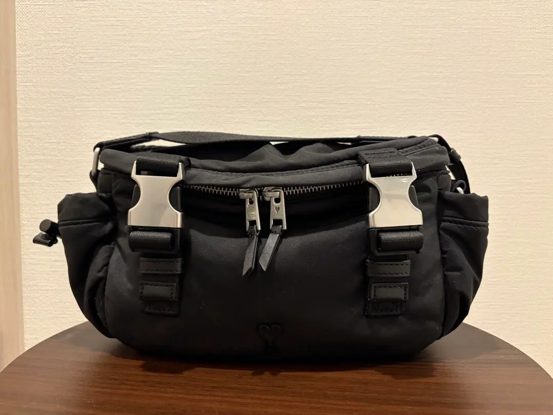 2026年最新】AMI PARIS ボディバッグ・ウエストポーチの人気アイテム