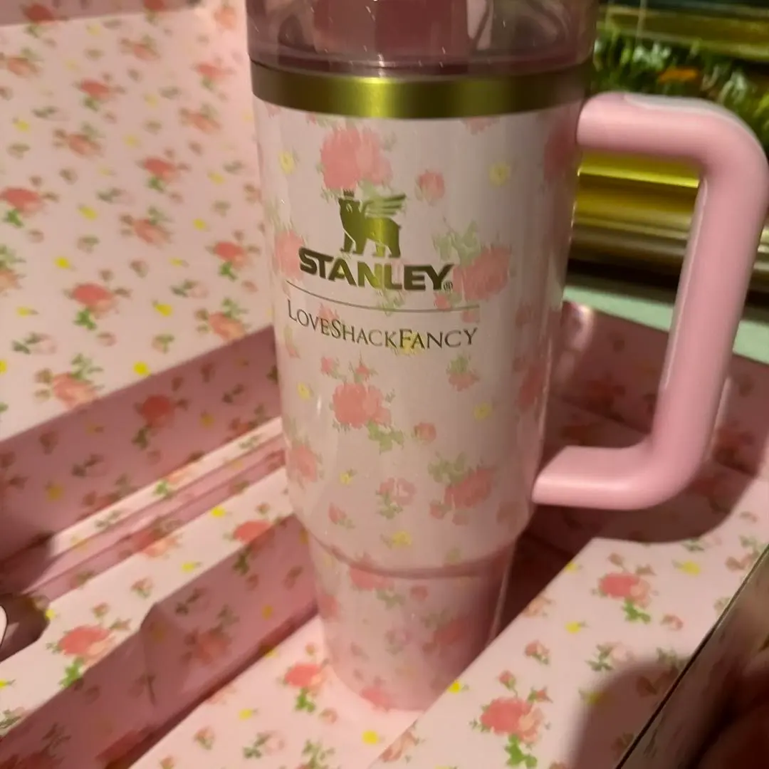 2026年最新】loveshackfancy stanleyの人気アイテム - メルカリ
