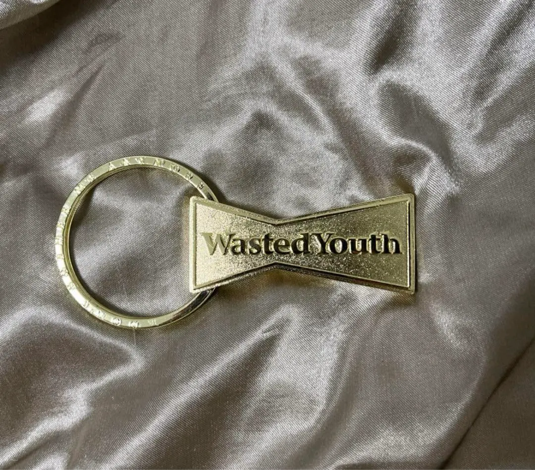 2026年最新】wasted youth キーホルダーの人気アイテム - メルカリ
