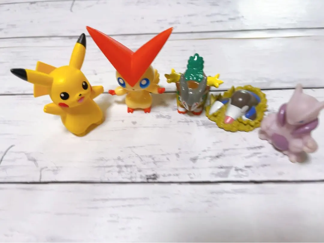 2026年最新】ビクティニ モンコレの人気アイテム - メルカリ