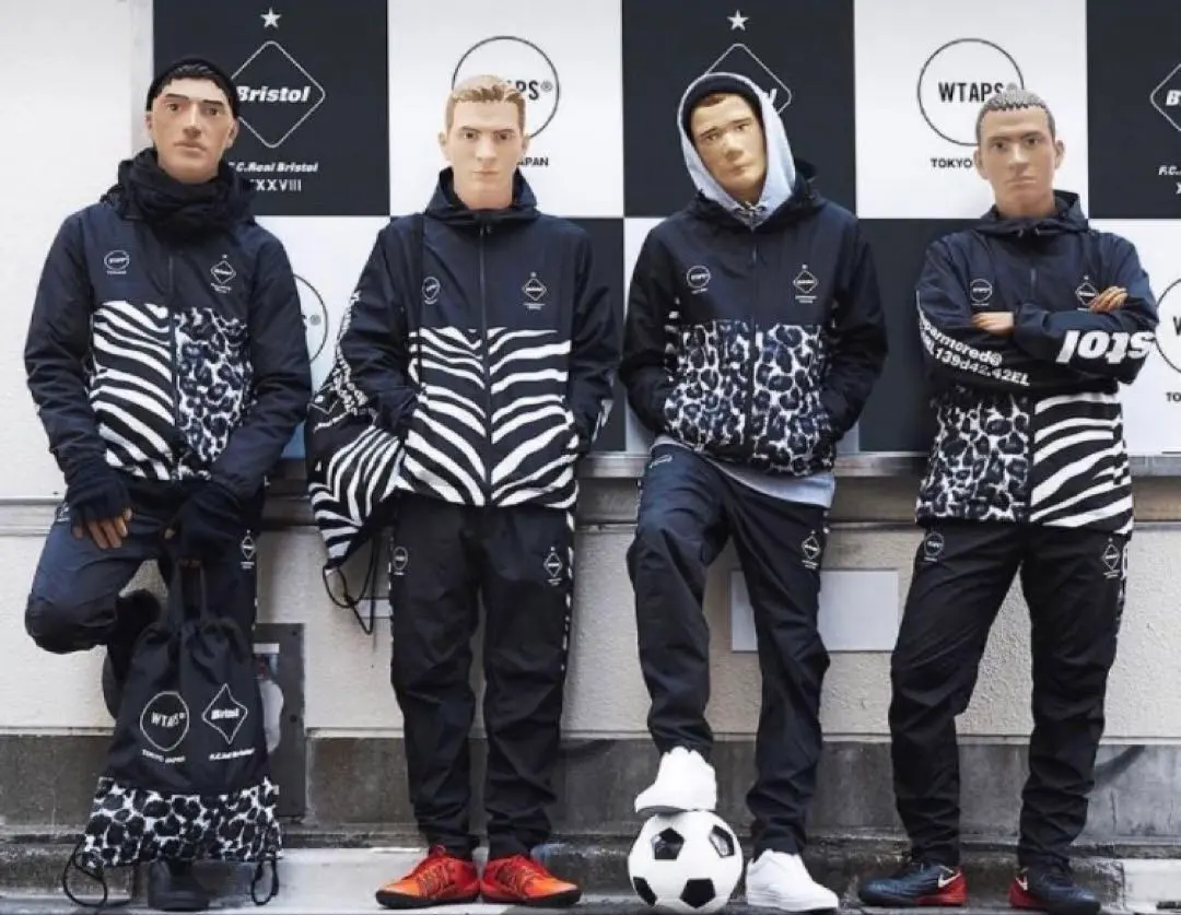 2026年最新】fcrbパーカー ゼブラの人気アイテム - メルカリ