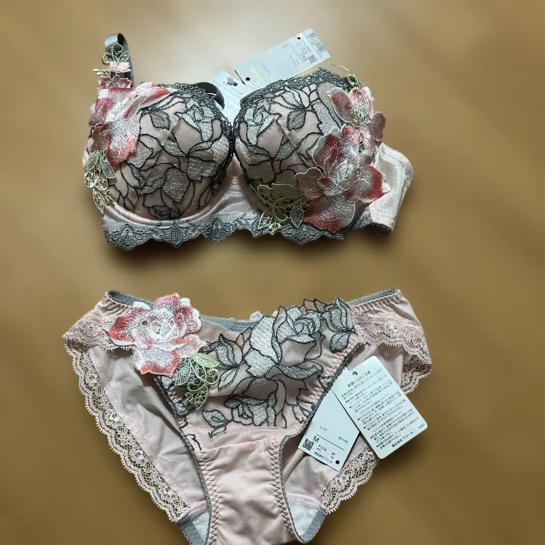 2026年最新】ワコール サルート 52Gの人気アイテム - メルカリ