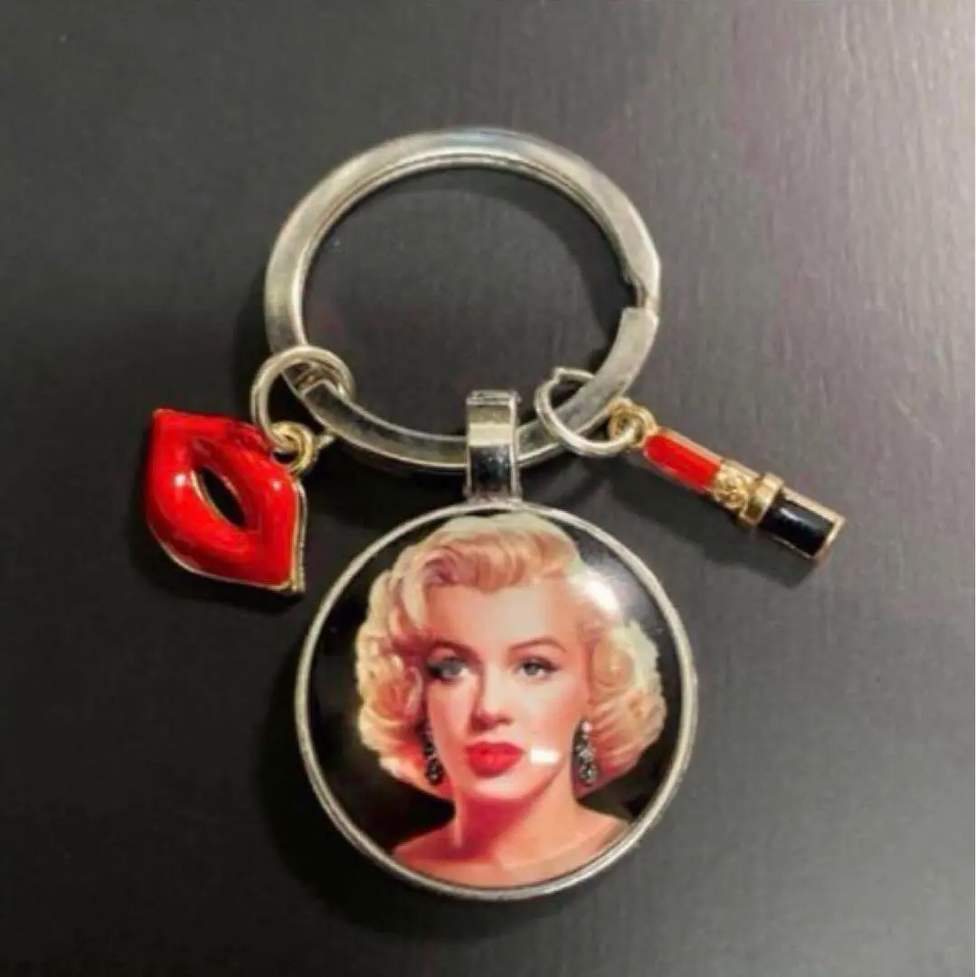 2026年最新】マリリン・モンロー キーホルダーの人気アイテム - メルカリ
