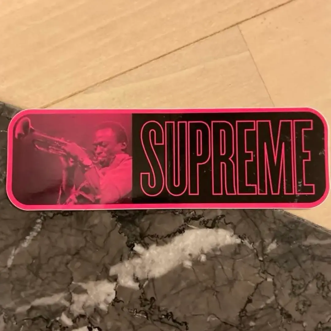 2026年最新】supreme miles davisの人気アイテム - メルカリ