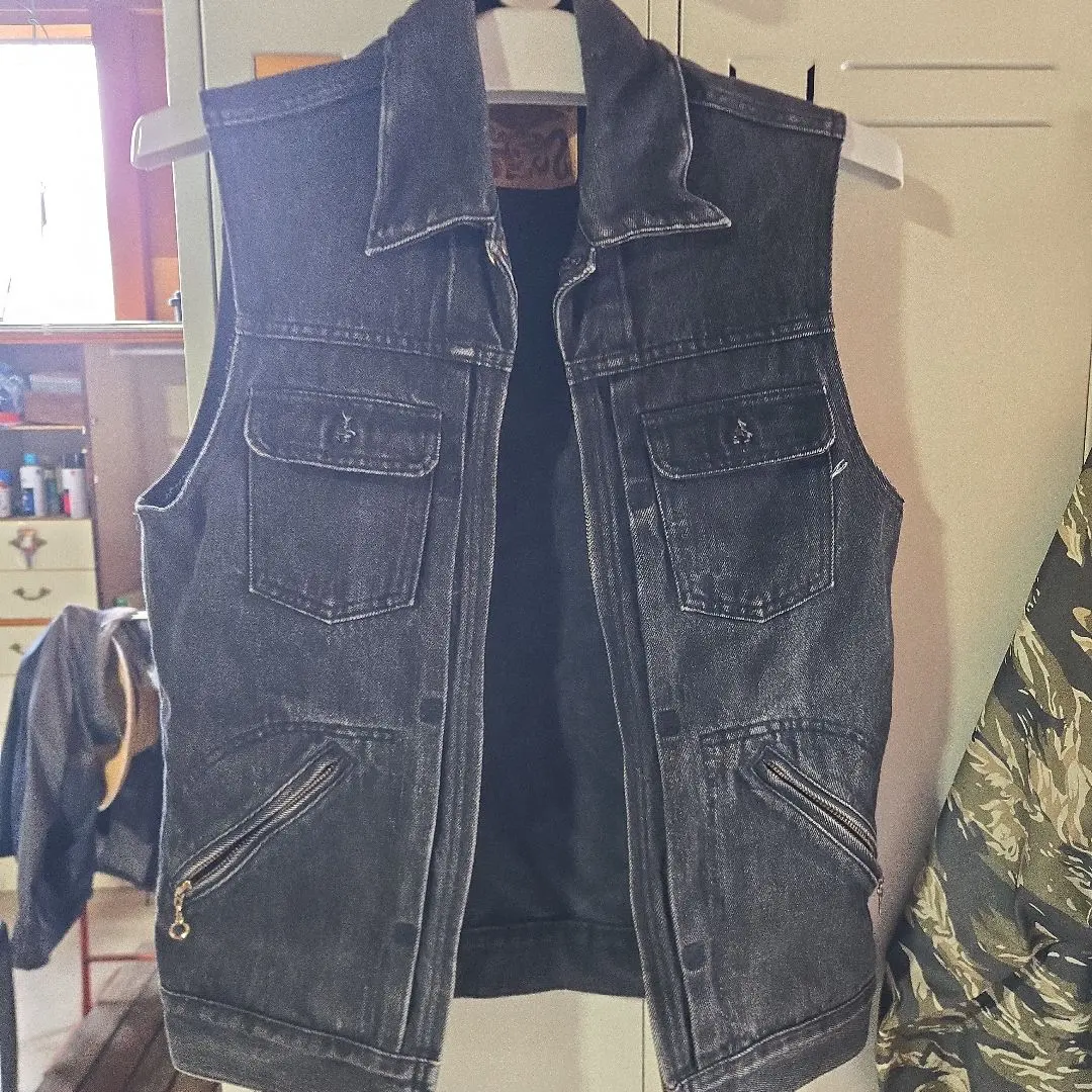 2026年最新】レッドテイル viseベストの人気アイテム - メルカリ