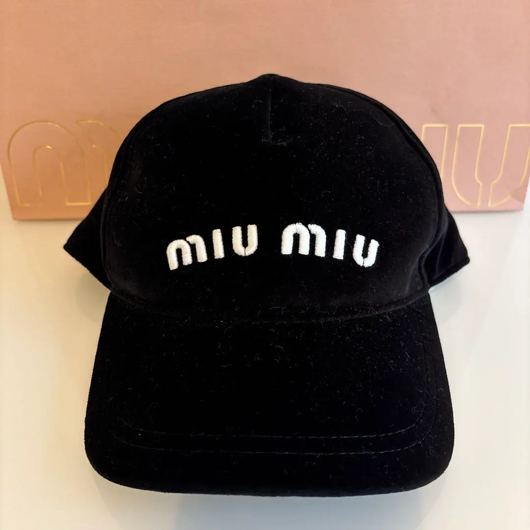 2026年最新】miumiu キャップ ベロアの人気アイテム - メルカリ