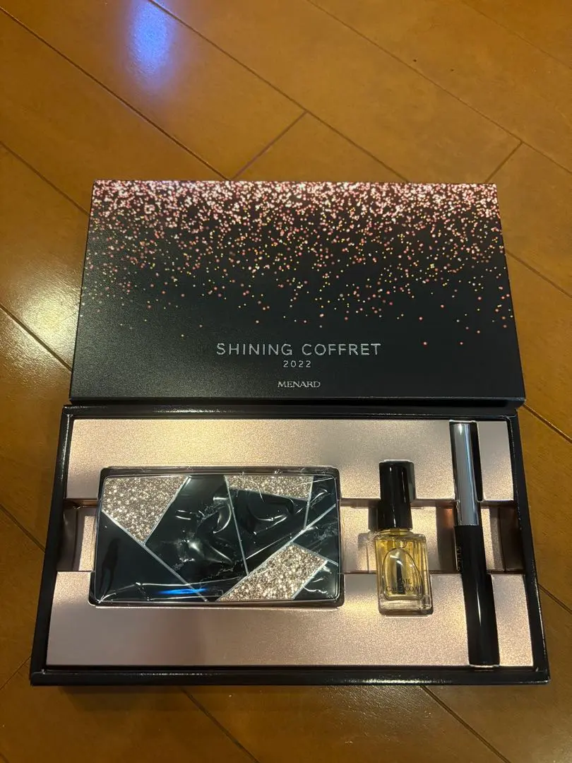 2026年最新】メナード シャイニングコフレの人気アイテム - メルカリ