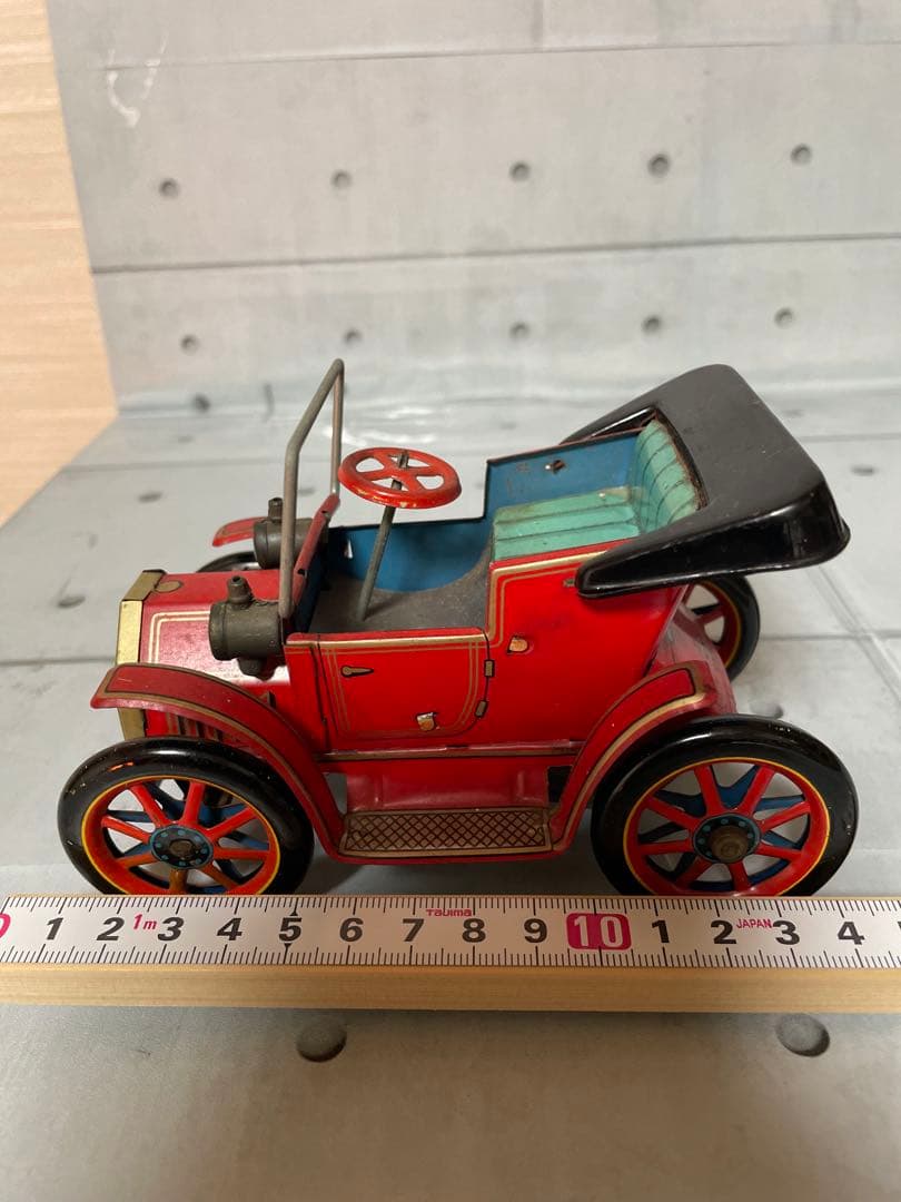 アルプス商事ブリキクラシックカー　タイヤまでブリキ製です。 ☆1953年アルプス商事ジャガーXK120ロードスター ～ ブリキ自動車