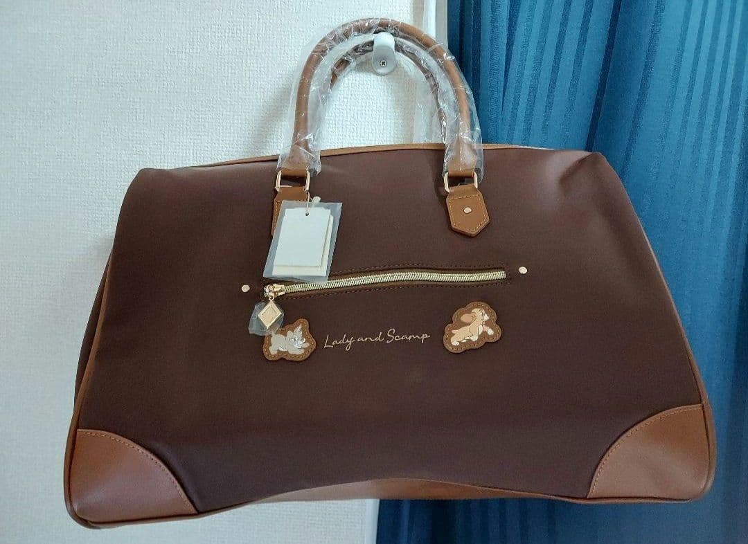 ACCOMMODE　わんわん物語　ボストンバッグ　旅行バッグ　ディズニー Loungefly わんわん物語 レディ&トランプ キス クロスボデー