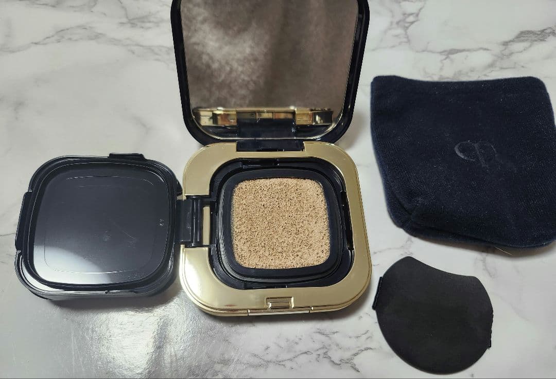 クレ・ド・ポーボーテ　タンクッションエクラ　クッションファンデーション