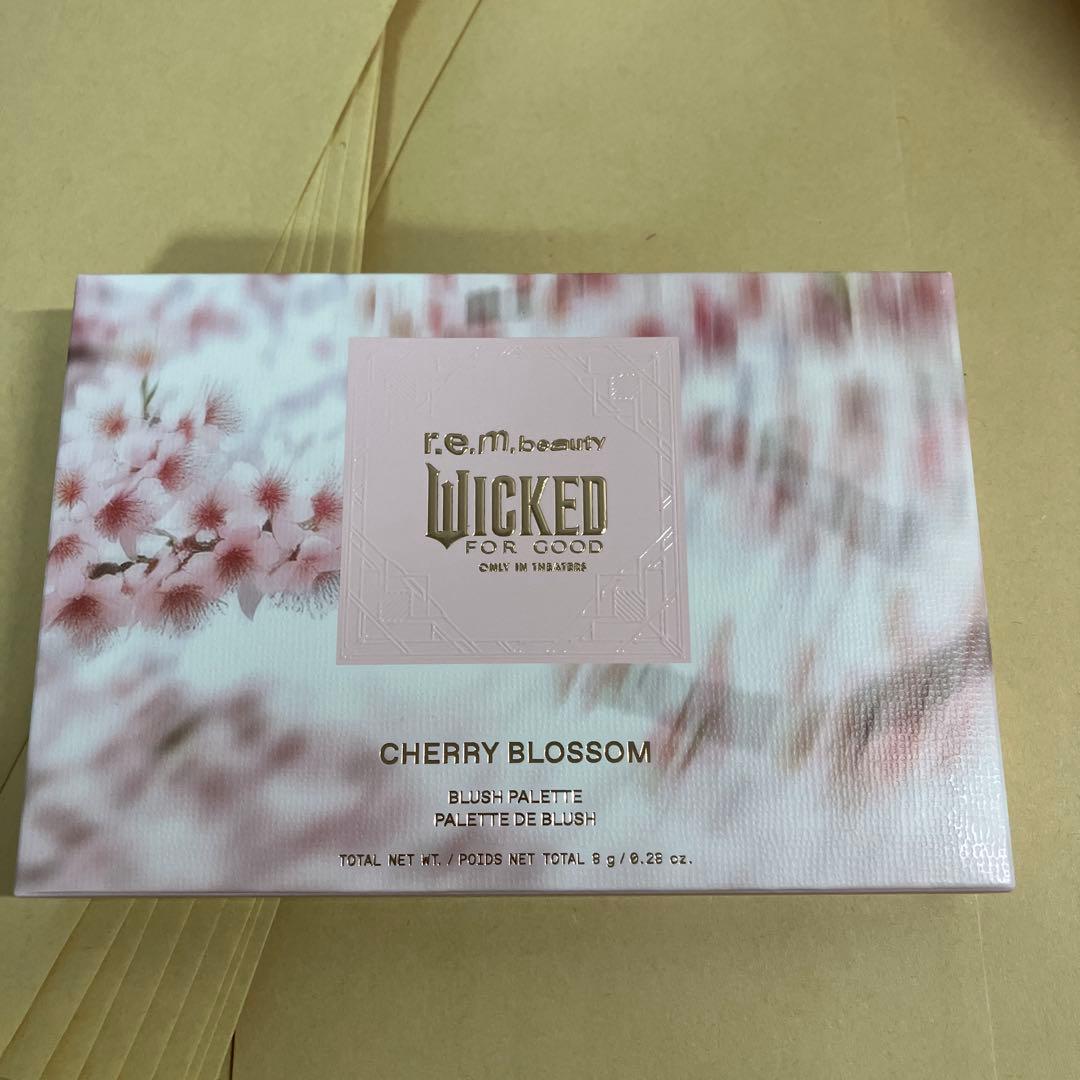 r.e.m. beauty ウィキッド チェリーブロッサム チーク