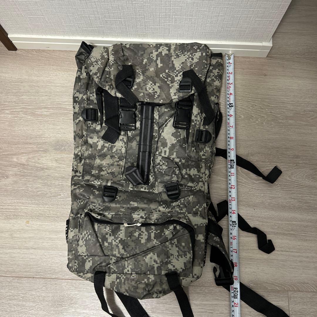 【値下げ！】【新品未使用、送料無料】迷彩ミリタリーリュック　グレー　約70cm