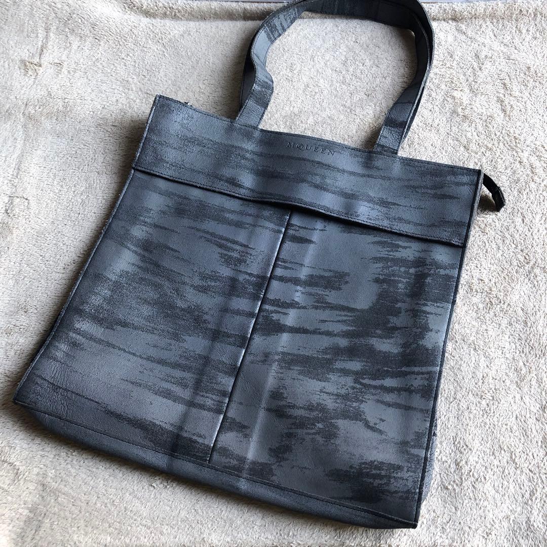 アレクサンダーマックイーン トートバッグ 水墨画デザイン 肩がけ コーティング alexander mcqueen FW23 TOTE DE MANTA BAG (683113_1AAE71000