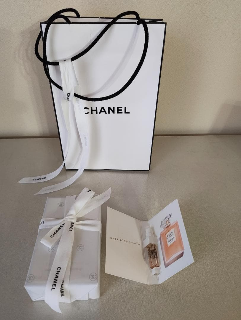 新品未開封 シャネル No.5 100ml ギフト包装・バッグ付（おまけつき）