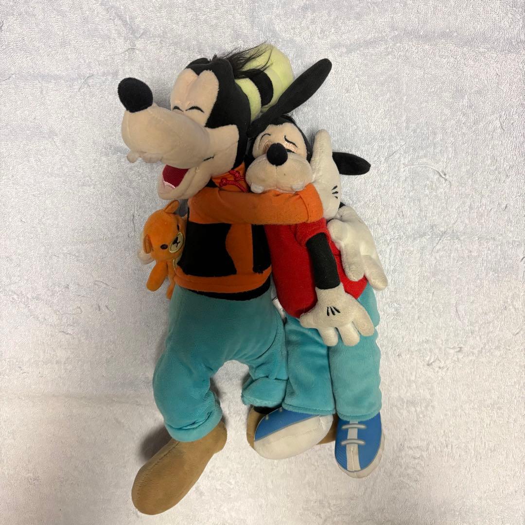 ディズニーストア✴︎グーフィー&マックス ハグ&スマイル - メルカリ